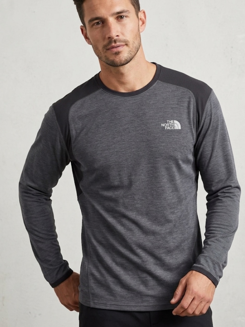 The North Face Men’s Vapor Wick Long-Sleeve Crew Neck Shirt